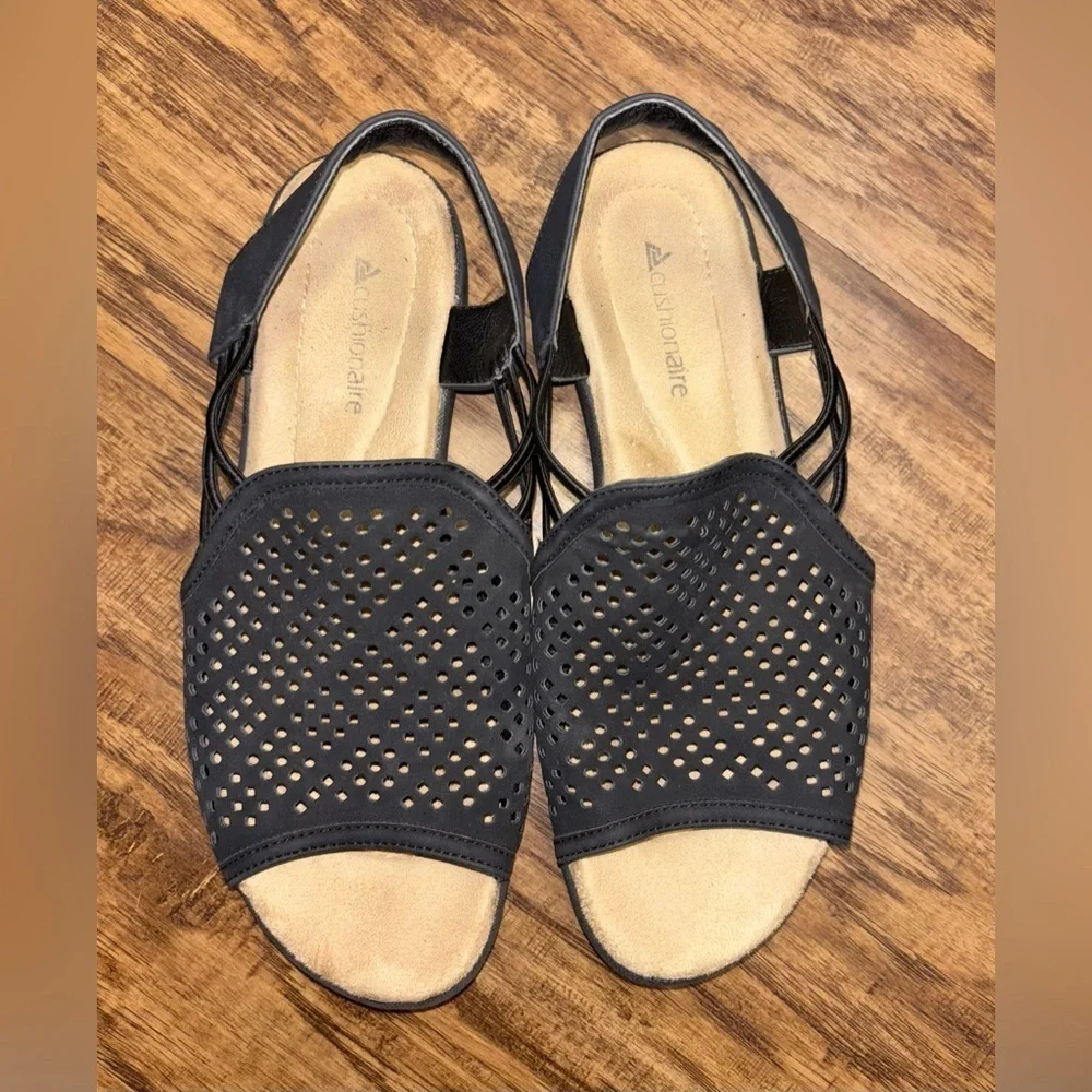 Cushionaire Sandals Size 8.5